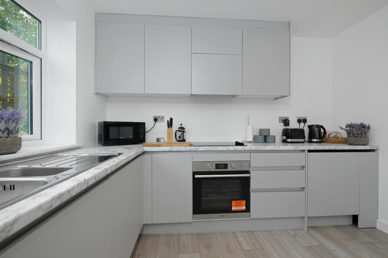 St Martins 2 Bedroom Apartments In Ruislip By 360 Stays 外观 照片