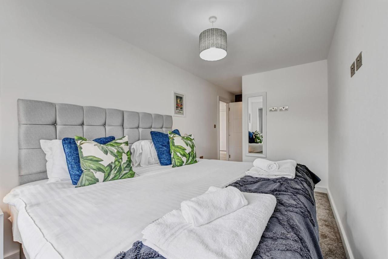 St Martins 2 Bedroom Apartments In Ruislip By 360 Stays 外观 照片
