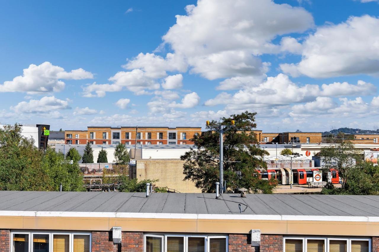 St Martins 2 Bedroom Apartments In Ruislip By 360 Stays 外观 照片