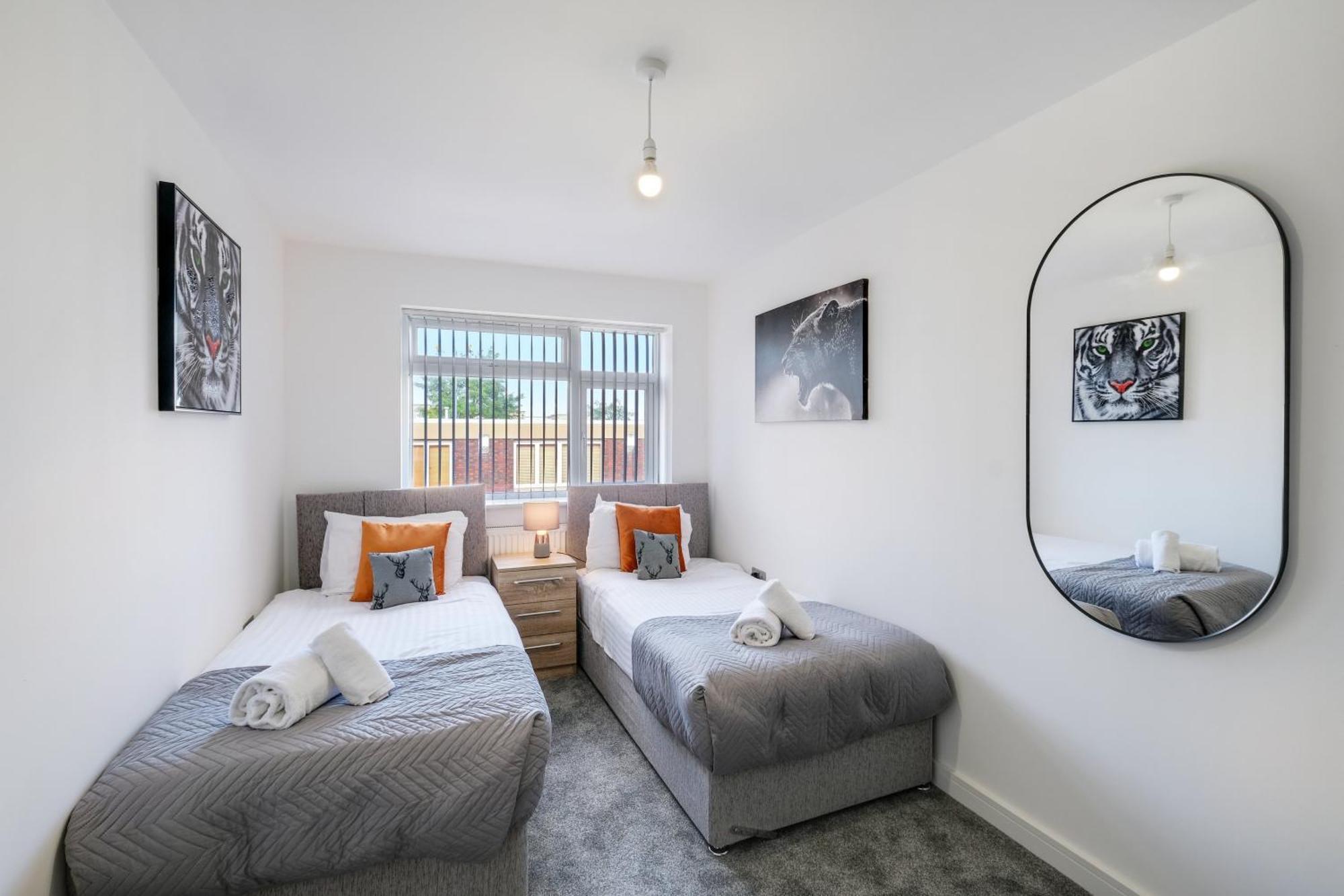 St Martins 2 Bedroom Apartments In Ruislip By 360 Stays 外观 照片