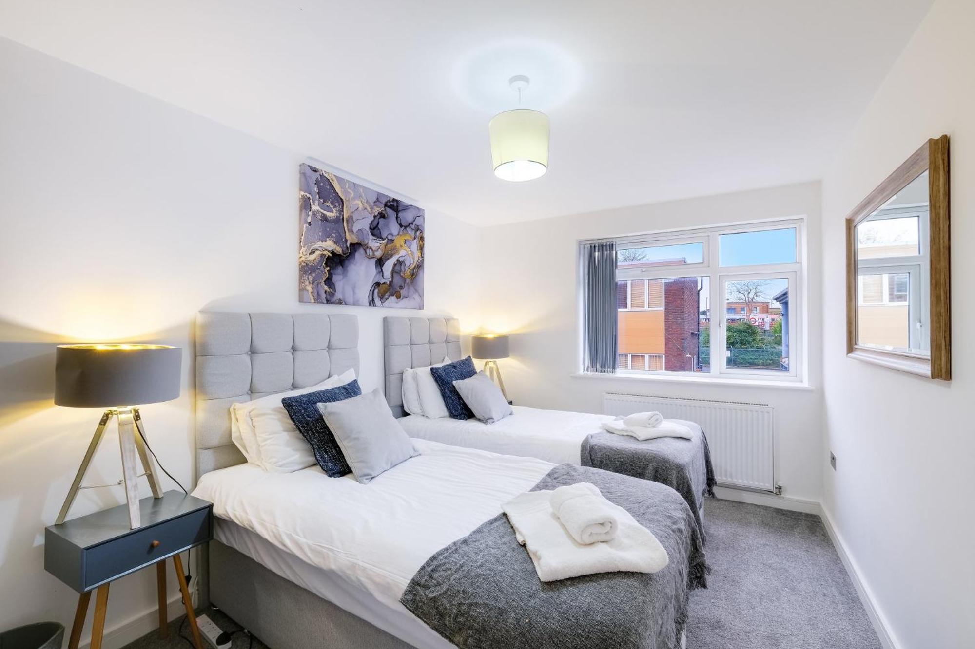 St Martins 2 Bedroom Apartments In Ruislip By 360 Stays 外观 照片